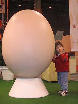 Réplique d'objets, œuf géant